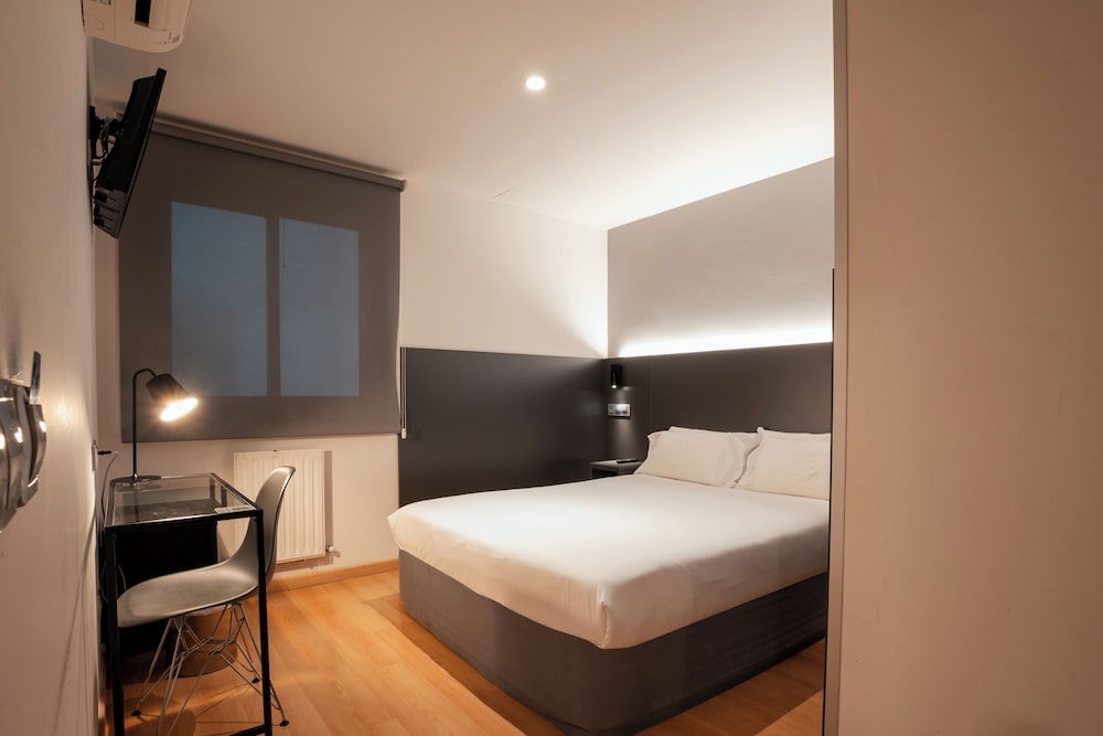 Habitación individual del hotel Sancho Ramirez. Foto 3