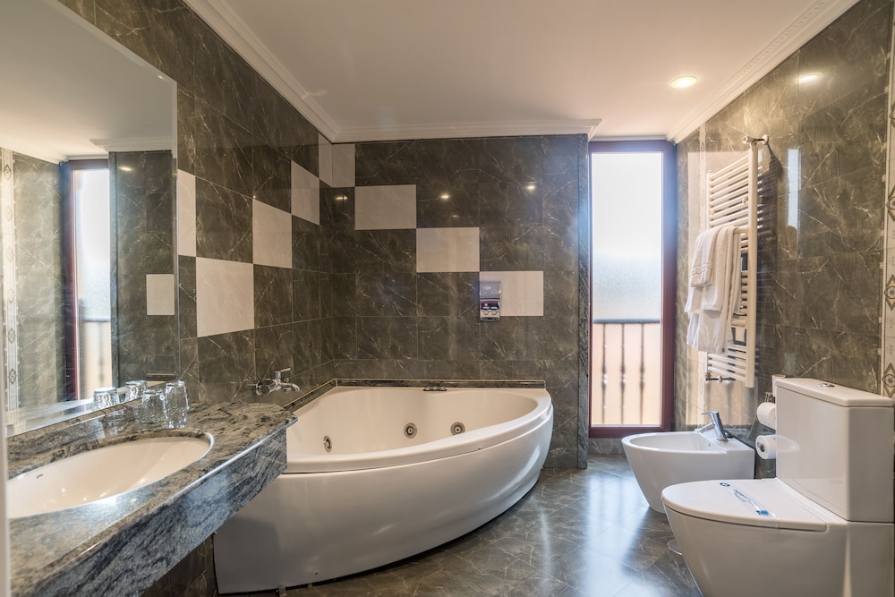 Habitación Doble Superior del hotel Spa Villa Pasiega