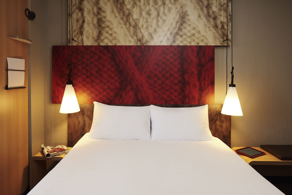 Habitacion Standard con 1 cama doble del hotel Ibis Strasbourg Centre Petite France. Foto 7