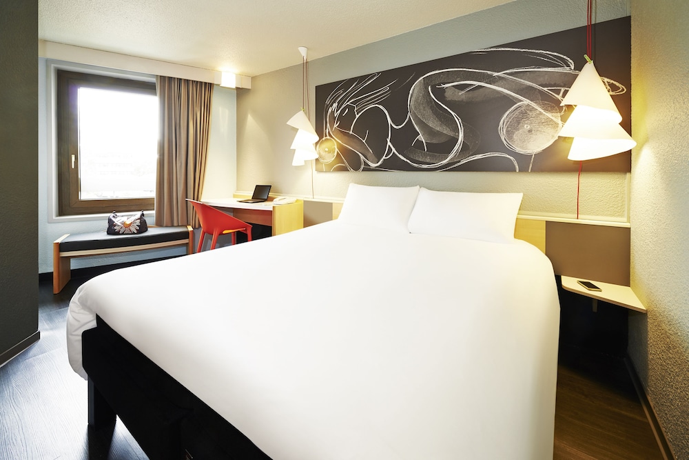 Habitacion Standard con 1 cama doble del hotel Ibis Strasbourg Centre Petite France. Foto 10