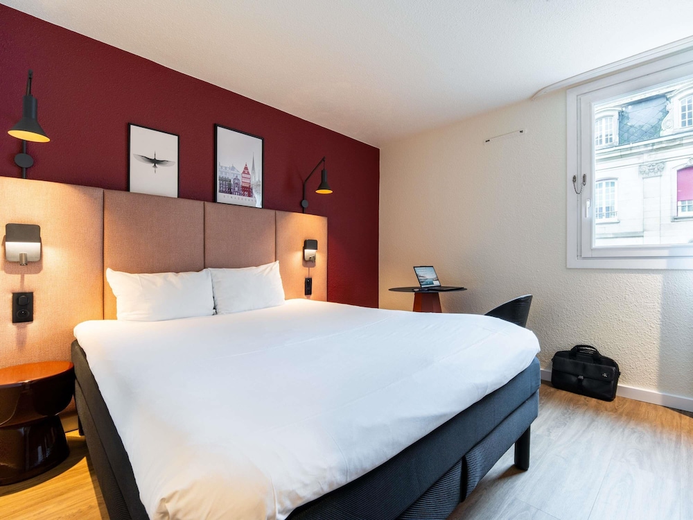 Habitacion Standard con 1 cama doble del hotel Ibis Strasbourg Centre Petite France. Foto 12