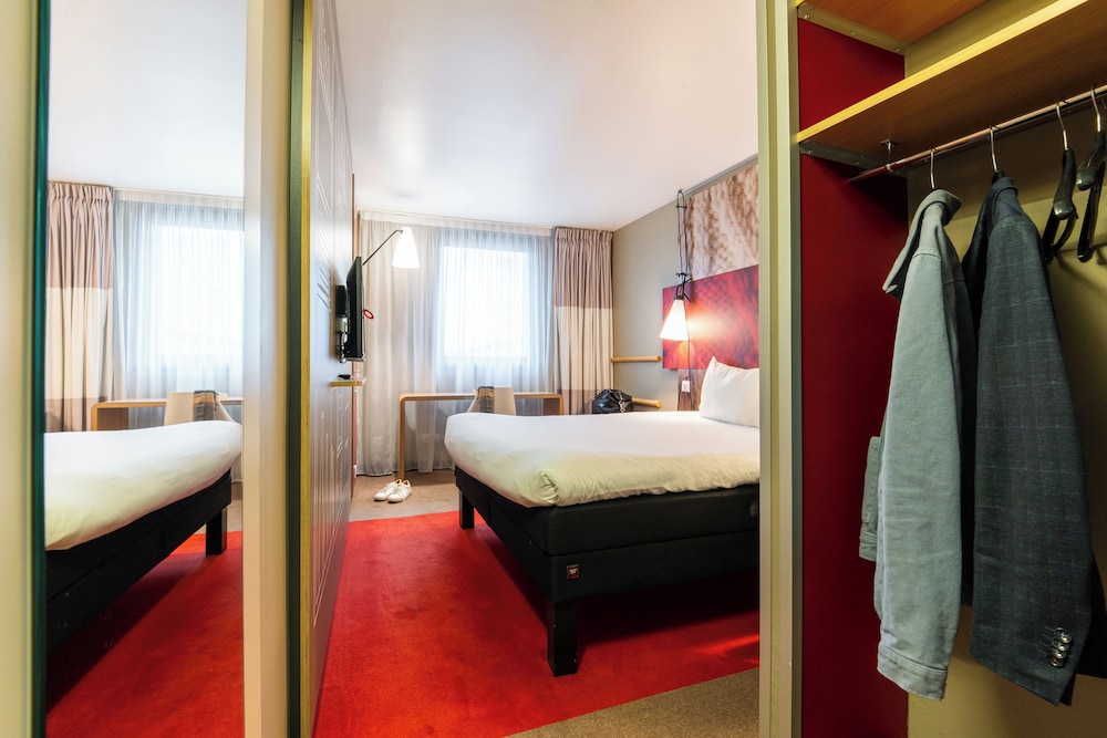 Habitacion Standard con 1 cama doble del hotel Ibis Strasbourg Centre Petite France. Foto 16