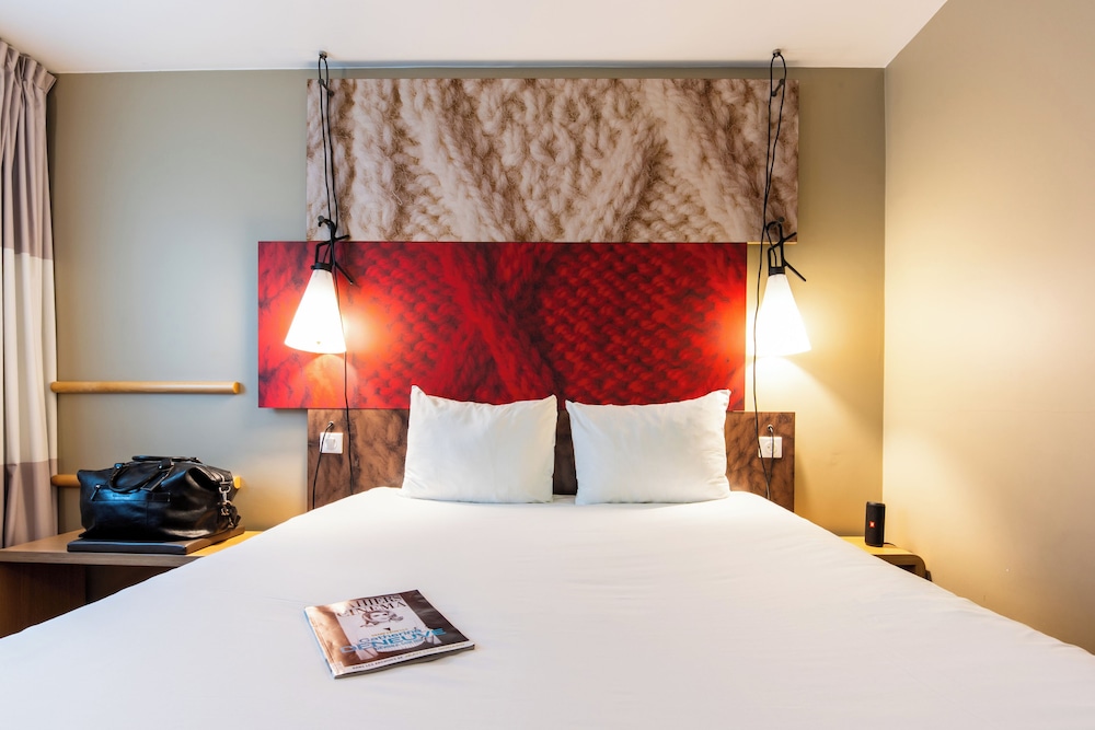 Habitacion Standard con 1 cama doble del hotel Ibis Strasbourg Centre Petite France. Foto 17