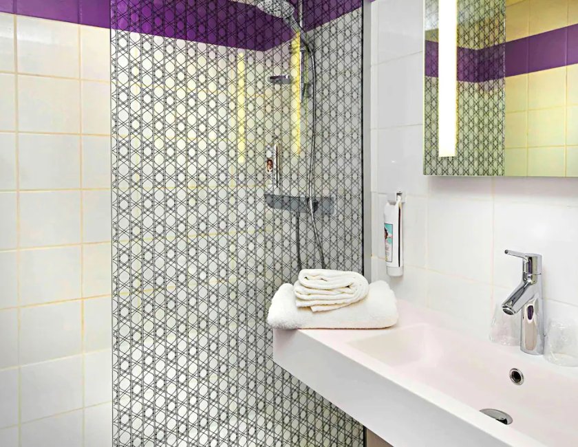 Habitación doble Sofá Cama incluido 1 Cama doble del hotel Ibis Styles Strasbourg Stade De La Meinau. Foto 2