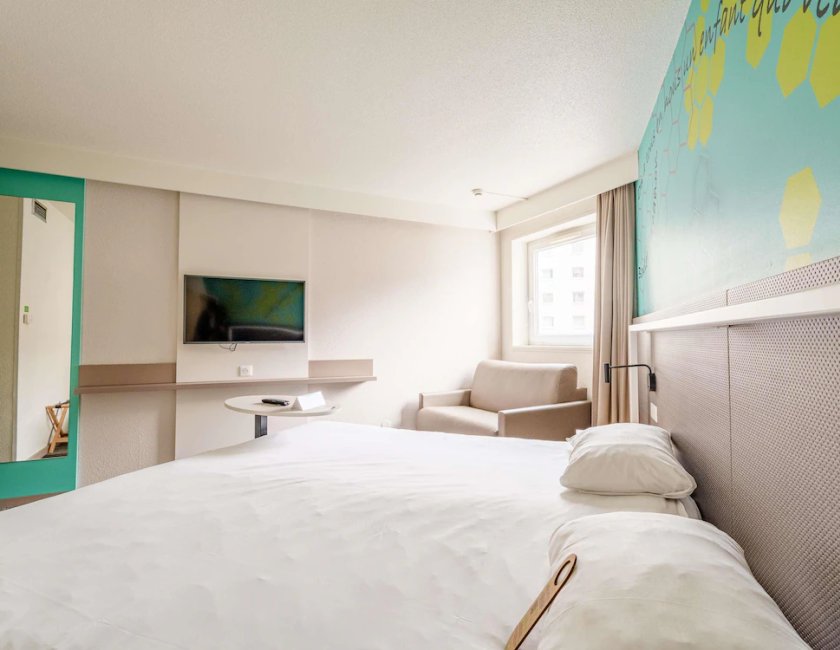 Habitación doble Sofá Cama incluido 1 Cama doble del hotel Ibis Styles Strasbourg Stade De La Meinau. Foto 3