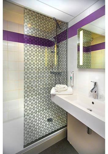 Habitación Estándar con 1 cama doble del hotel Ibis Styles Strasbourg Stade De La Meinau. Foto 9
