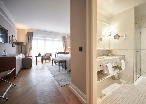 Habitación Doble Superior del hotel Victoria Jungfrau Grand and Spa. Foto 4