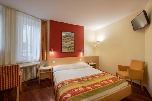 Habitación Doble Estándar del hotel De La Paix. Foto 6