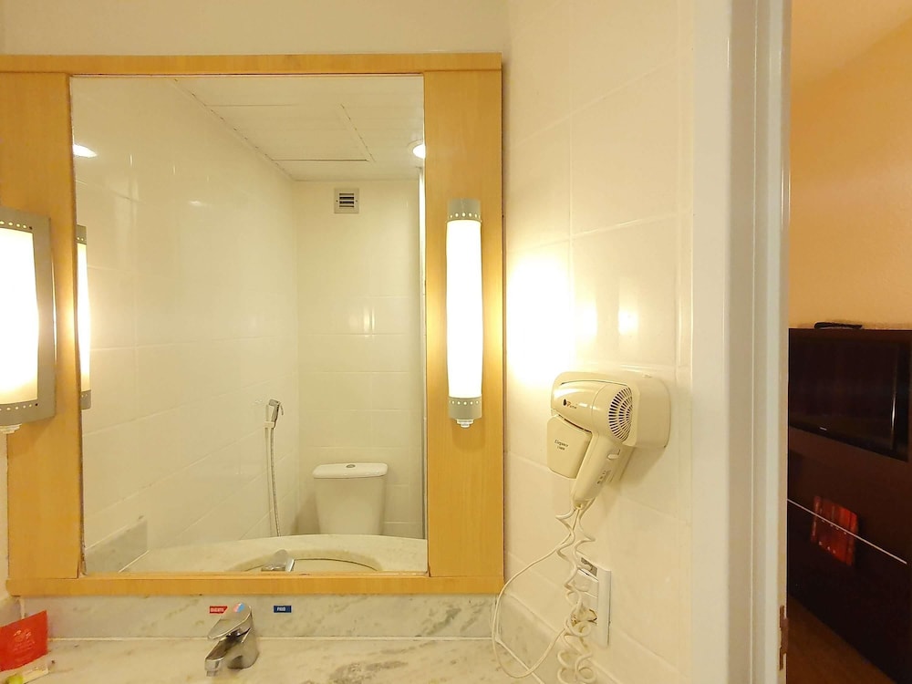 Habitación estándar, 1 cama doble del hotel Ibis Manaus Distrito Industrial. Foto 11