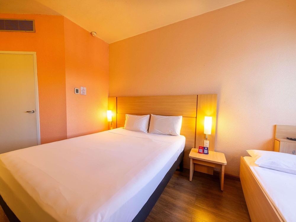Habitación (1 Double Bed,1 Extra Bed for children) del hotel Ibis Manaus Distrito Industrial. Foto 3