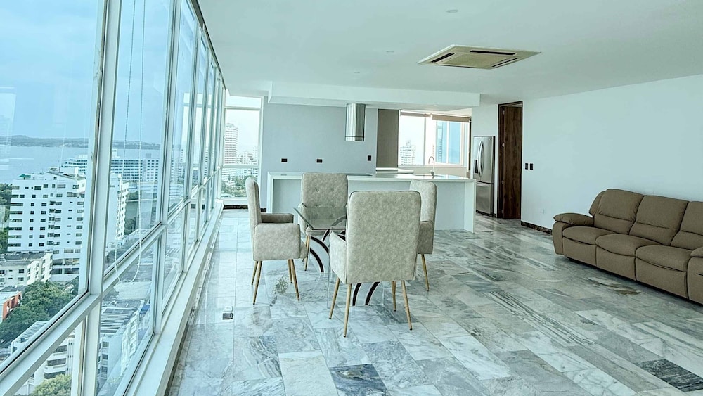 Habitación de lujo del hotel La Gran Via. Foto 10