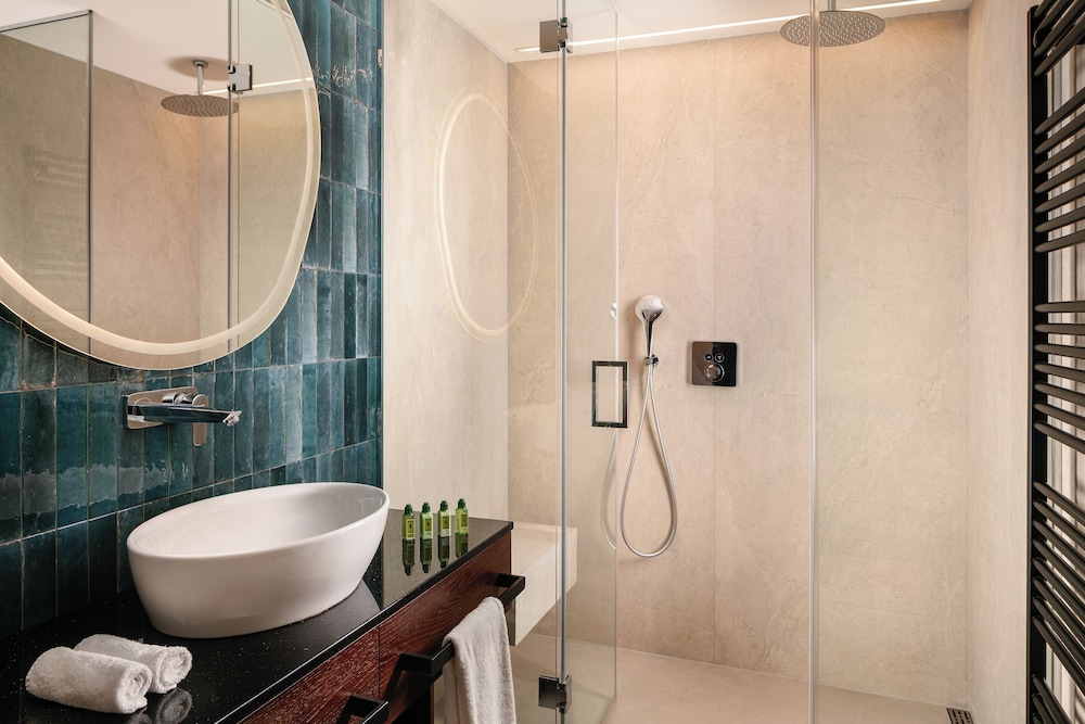Habitación Deluxe con 1 cama doble o 2 individuales del hotel Kosher King David Prague. Foto 4