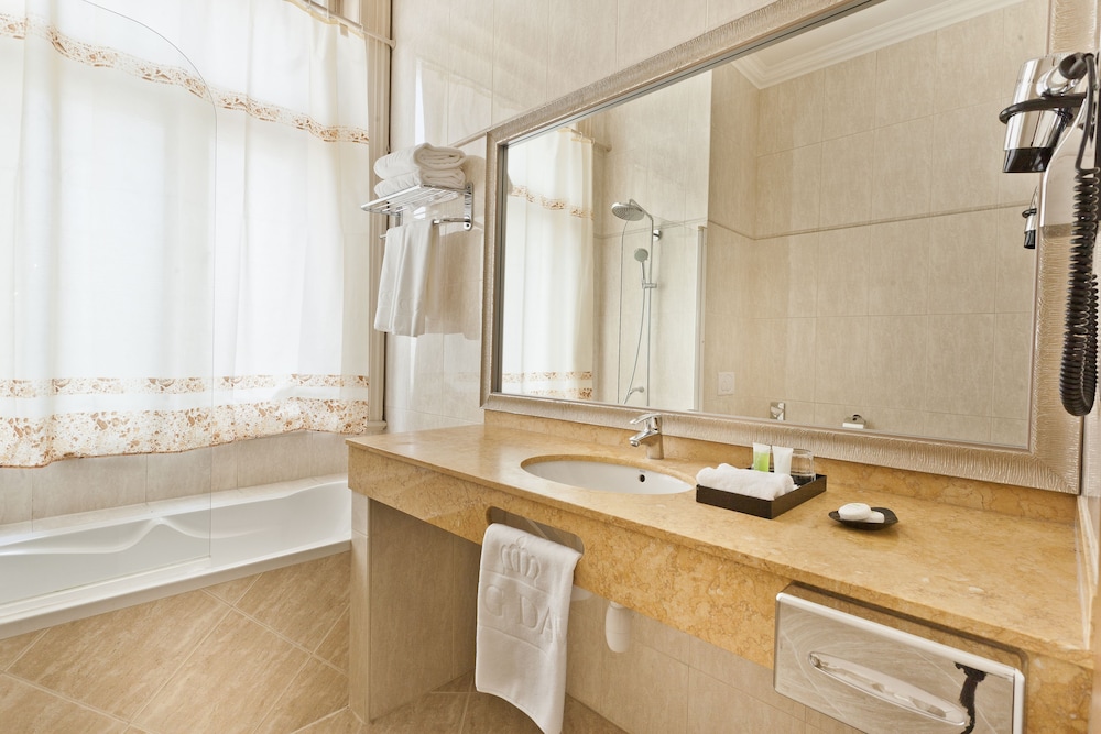 Suite Boutique (entrada al spa incluida) del hotel Kosher King David Prague. Foto 5
