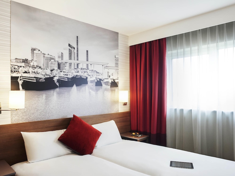 Estudio con camas individuales del hotel Aparthotel Adagio Birmingham City Centre. Foto 1
