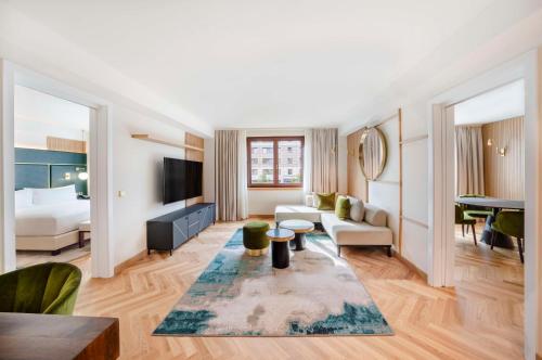 Residencia Grand - 1 cama extragrande del hotel Hilton Berlin. Foto 5