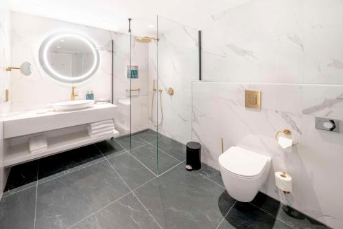 Alojamiento con cama extragrande del hotel Hilton Berlin. Foto 2