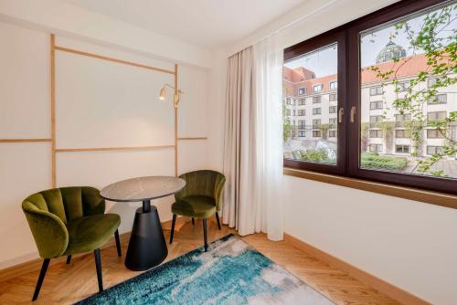 Alojamiento con cama extragrande del hotel Hilton Berlin. Foto 4