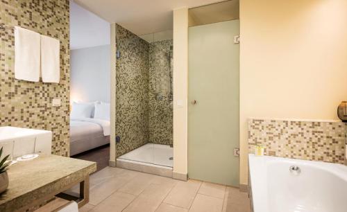 Deluxe King Room with Kudamm View del hotel Lindner Hotel Berlin Ku'damm. Foto 6
