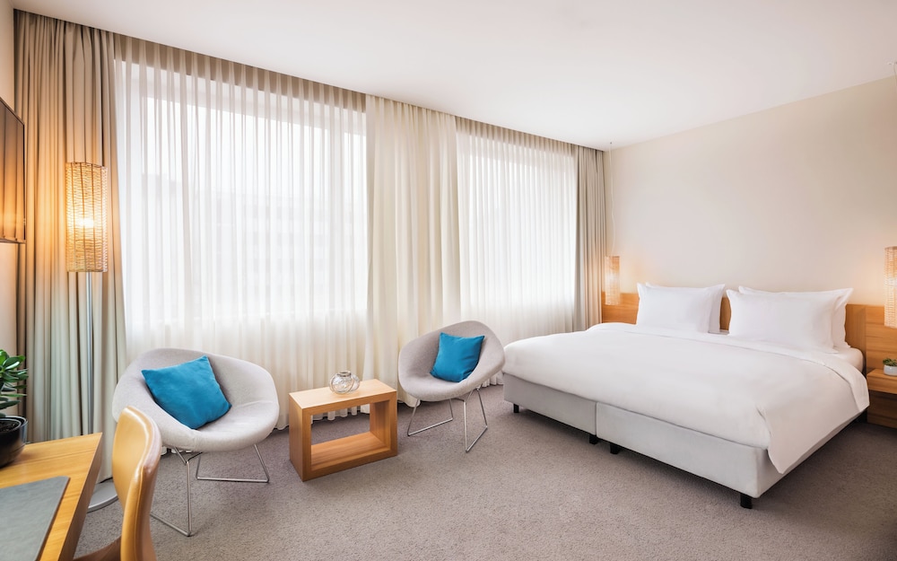 Habitación Deluxe con 1 cama King y vistas a la ciudad del hotel Lindner Hotel Berlin Ku'damm. Foto 4
