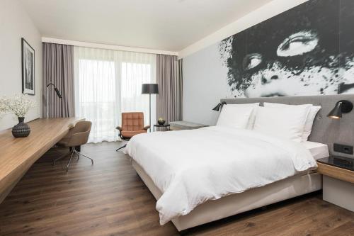 Habitación Estándar del hotel Radisson Blu , Cologne. Foto 16