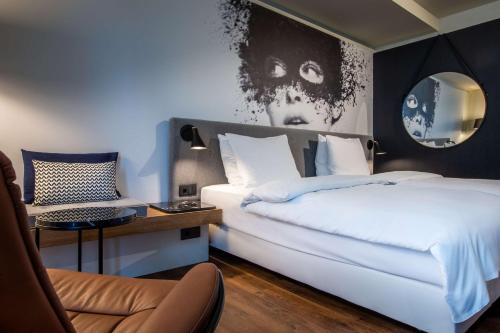 Habitación Superior del hotel Radisson Blu , Cologne. Foto 3