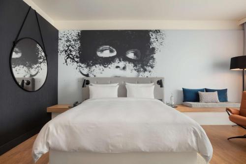 Habitación Premium con vistas a la ciudad del hotel Radisson Blu , Cologne. Foto 7
