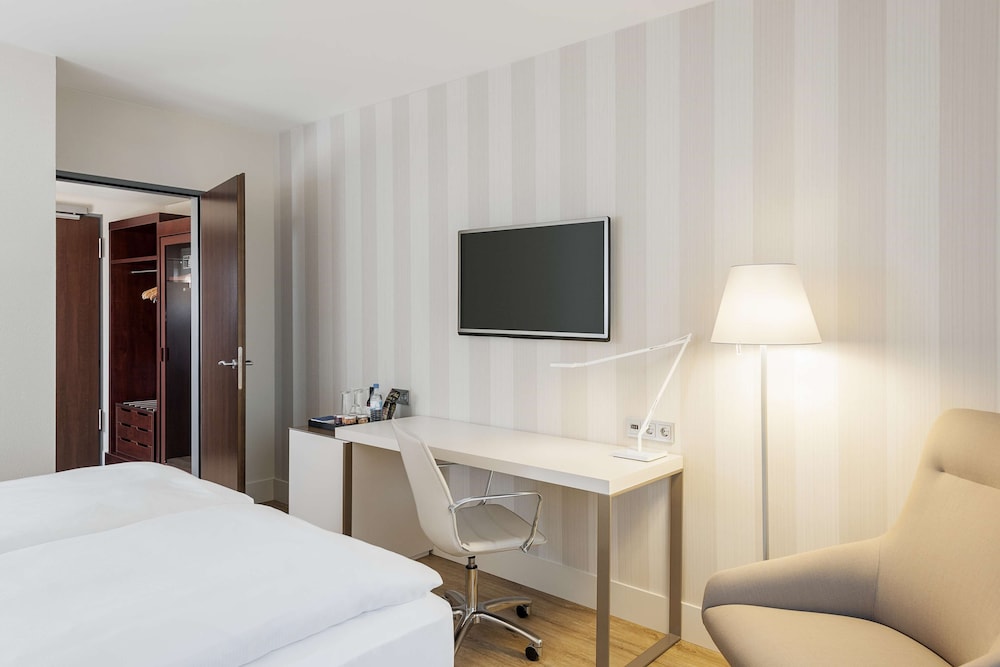 Habitación estándar del hotel Nh Düsseldorf City-nord. Foto 4