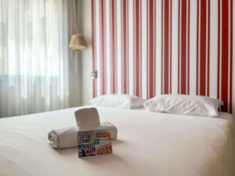 Habitación doble 1 Cama doble del hotel Ibis Styles Nimes Gare Centre. Foto 4