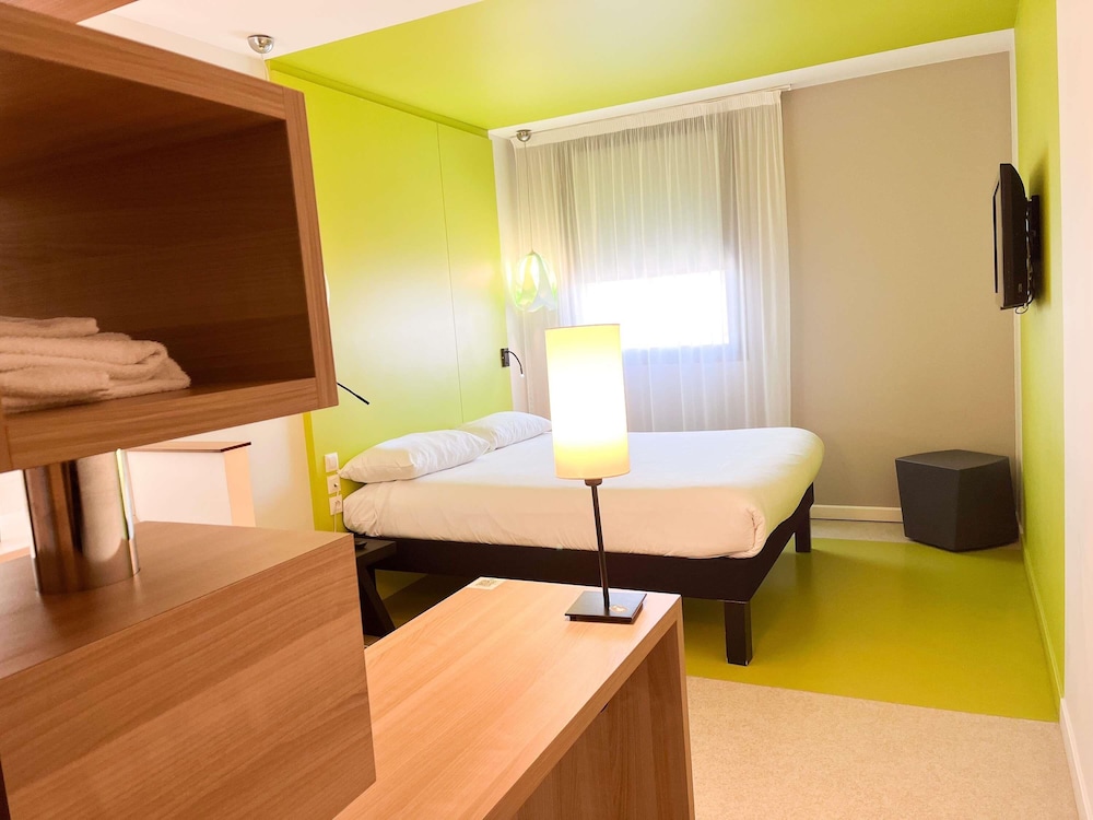 Habitación doble 1 Cama doble del hotel Ibis Styles Nimes Gare Centre. Foto 5