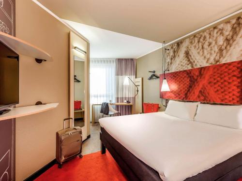Habitación Estándar - Cama extragrande del hotel Ibis Heidelberg Hauptbahnhof. Foto 4