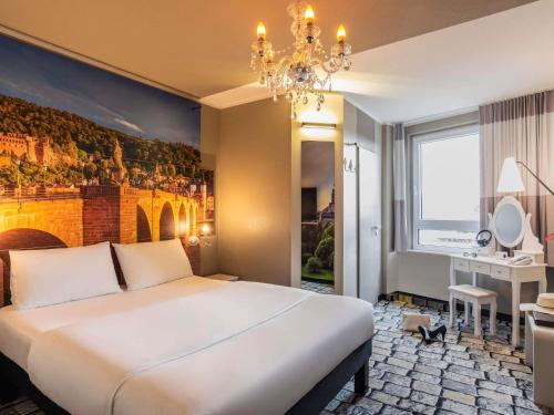 Habitación Estándar - Cama extragrande del hotel Ibis Heidelberg Hauptbahnhof. Foto 7
