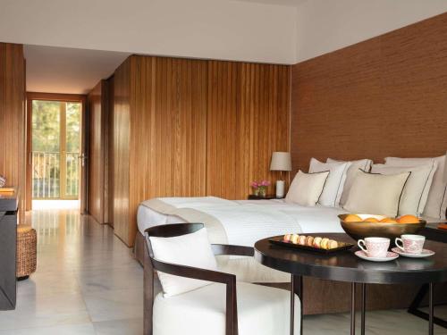 Habitación Doble Deluxe con balcón - 2 camas del hotel Victoria Golf Resort and Spa Managed by Accor. Foto 3