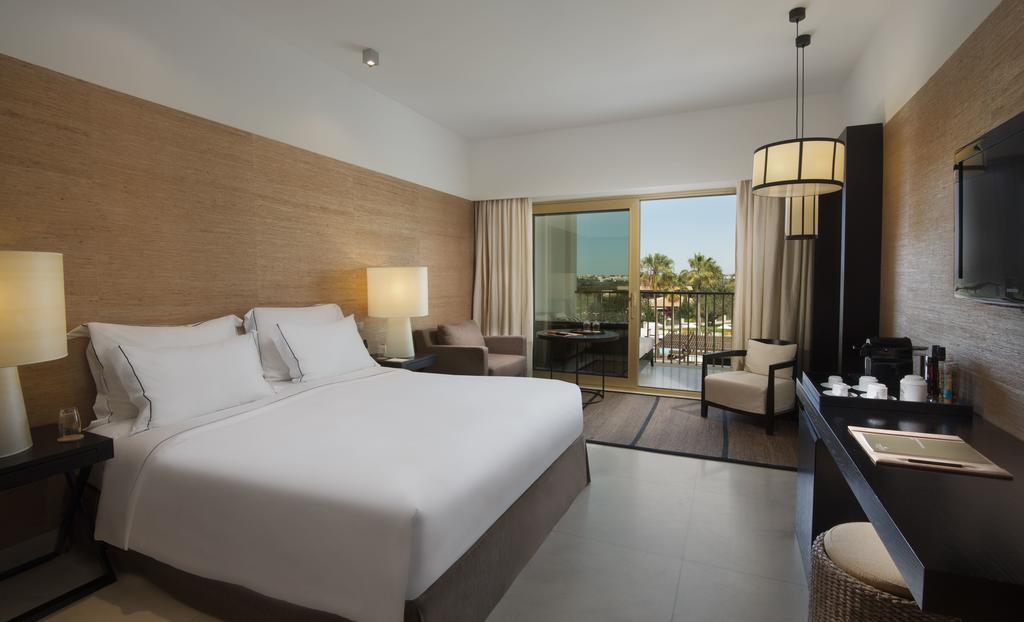 Habitación doble Lujo Vista al campo de Golf del hotel Victoria Golf Resort and Spa Managed by Accor. Foto 1