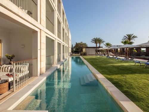 Habitación Doble Signature con balcón y acceso a la piscina - 2 camas del hotel Victoria Golf Resort and Spa Managed by Accor. Foto 4