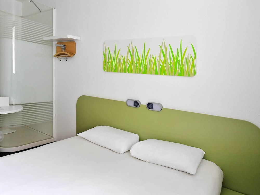 DOBLE - Habitación con una cama grande del hotel Ibis Budget Nimes Centre Gare