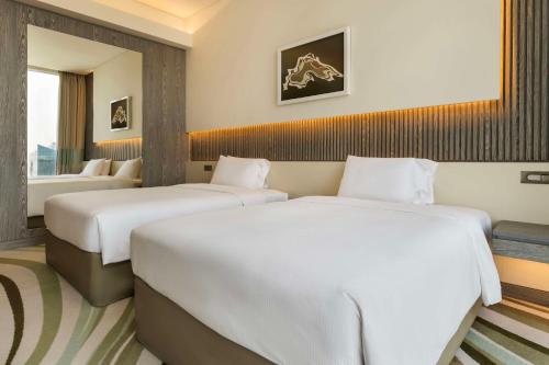 Habitación Doble - 2 camas del hotel Doubletree By Hilton Doha Old Town. Foto 5