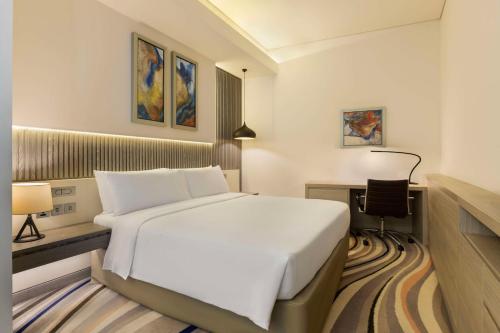 Suite Junior del hotel Doubletree By Hilton Doha Old Town. Foto 5
