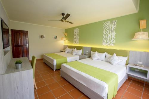 Habitación Superior - 1 cama grande del hotel Whala!bávaro - All Inclusive. Foto 3