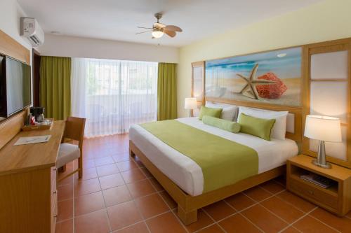 Habitación Superior - 1 cama grande del hotel Whala!bávaro - All Inclusive. Foto 6