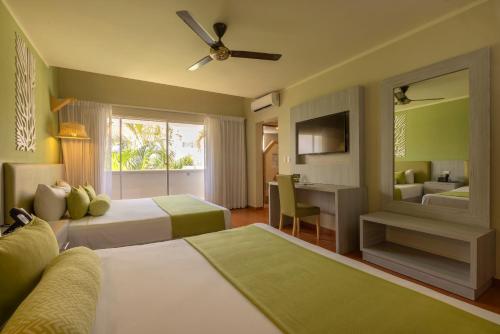 Habitación Superior - 1 cama grande del hotel Whala!bávaro - All Inclusive. Foto 11