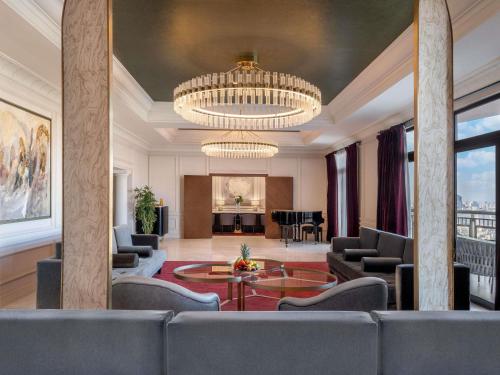 Suite Real, Cama King, Vistas al Nilo, Acceso Club Millesime del hotel Sofitel Cairo Downtown Nile. Foto 2