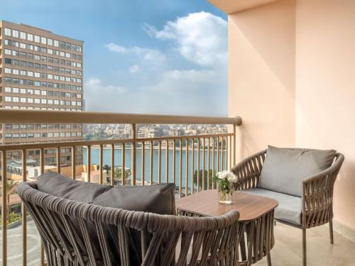 Habitación Deluxe, 1 Cama King, Vistas al Nilo del hotel Sofitel Cairo Downtown Nile. Foto 4