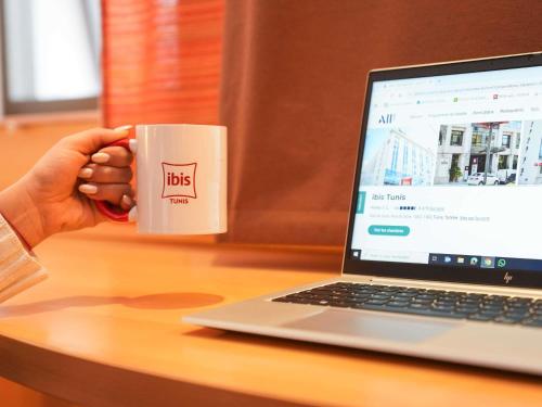 Habitación Doble Estándar del hotel Ibis Tunis. Foto 9