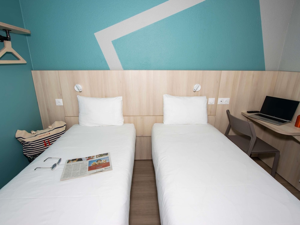 Habitación con dos camas individuales para hasta 2 personas del hotel Ibis Budget Honfleur Centre Ville