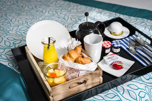 Suite Junior del hotel Golden Tulip Marseille Euromed