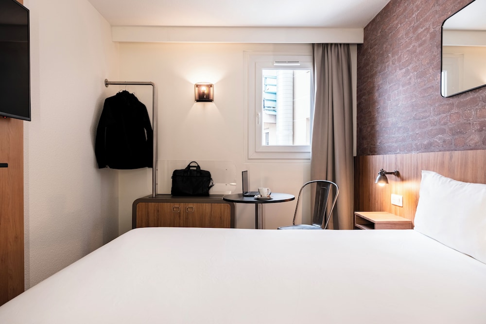 Habitación Estándar con cama Queen del hotel Ibis Styles Lyon Villeurbanne Parc De La Tête D'or. Foto 1