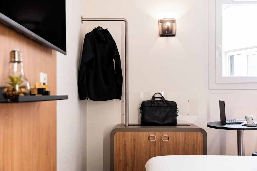 Habitación Estándar con cama Queen del hotel Ibis Styles Lyon Villeurbanne Parc De La Tête D'or. Foto 3