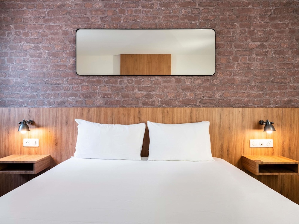 Habitación Estándar con cama Queen del hotel Ibis Styles Lyon Villeurbanne Parc De La Tête D'or. Foto 7