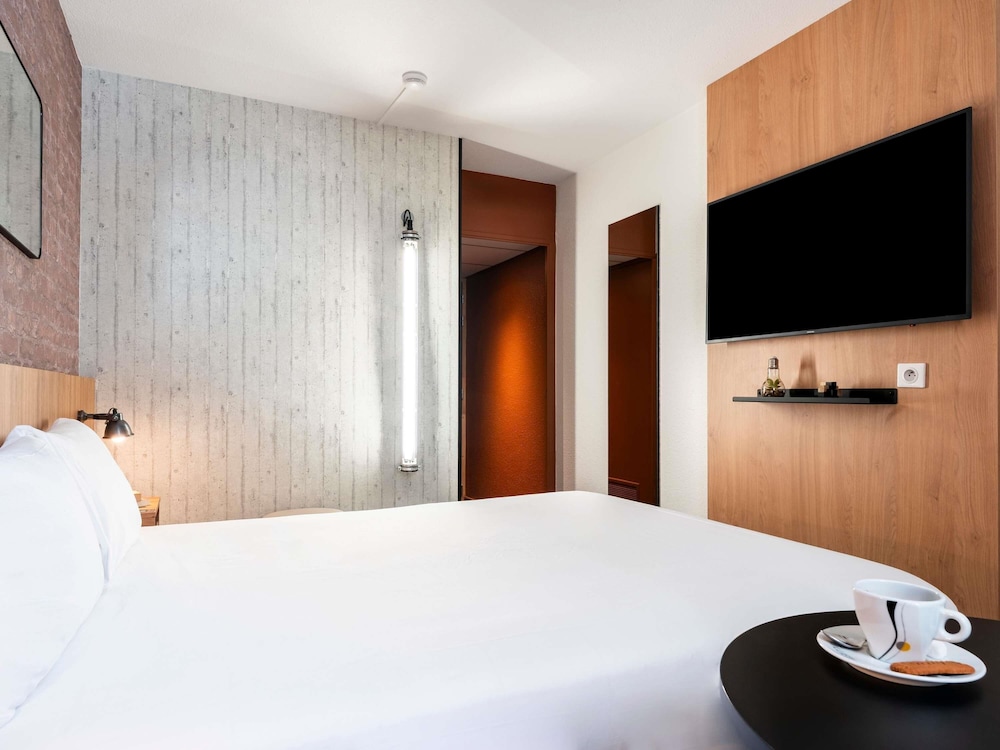 Habitación Estándar con cama Queen del hotel Ibis Styles Lyon Villeurbanne Parc De La Tête D'or. Foto 10