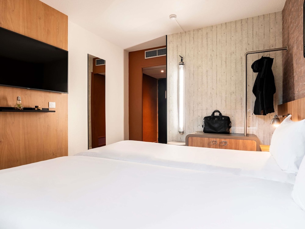 Habitación estándar con 2 camas individuales del hotel Ibis Styles Lyon Villeurbanne Parc De La Tête D'or. Foto 5